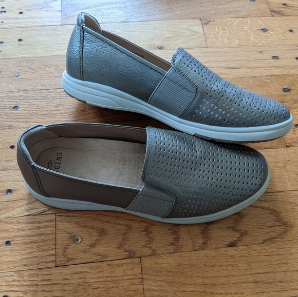 Earth Origins Elin Slip On Sneakers - Picture 2 of 9